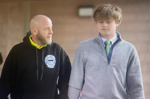 Father And Son Jumps Into Action When A Nurse’s Car Crashes - “They Were My Angels.” - picture 4