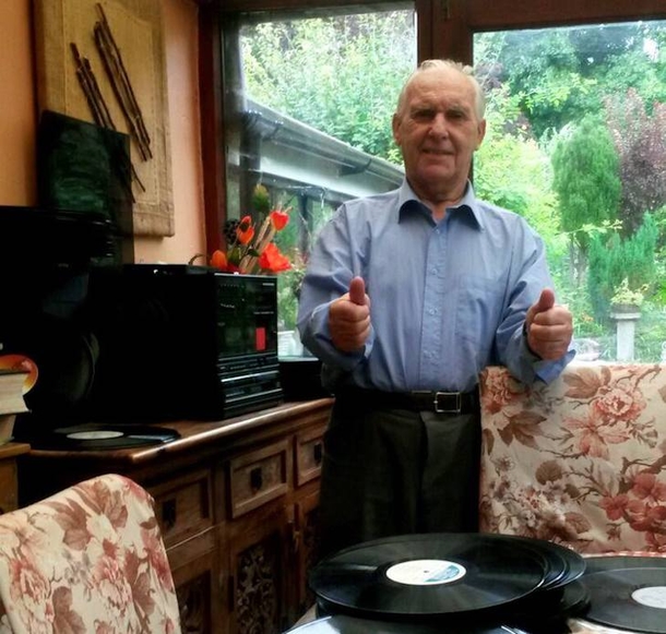 Father Doesn't Recognize Family Anymore, Son's Idea Changes Everything - picture 2