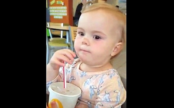 Father Gives Baby Girl 1st Sip Of Soda, Her Reaction Has The Internet In Laughter - picture 2