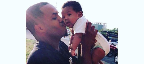 Father Out With Son Receives Surprising Note (Photos) - picture 2