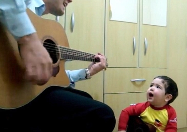 Father Plays Classic Beatles Song On Guitar, Looks Over At 1-Year-Old Who Opens His Mouth And Does Something Special - picture 3