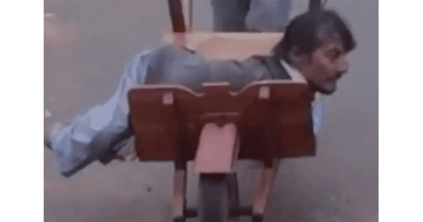 Father without arms or legs raises 2 daughters after their mom abandoned them both as babies - picture 3