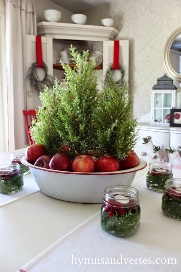 Festive DIY Christmas Centerpiece Projects That Will Get You In The Holiday Spirit - picture 10