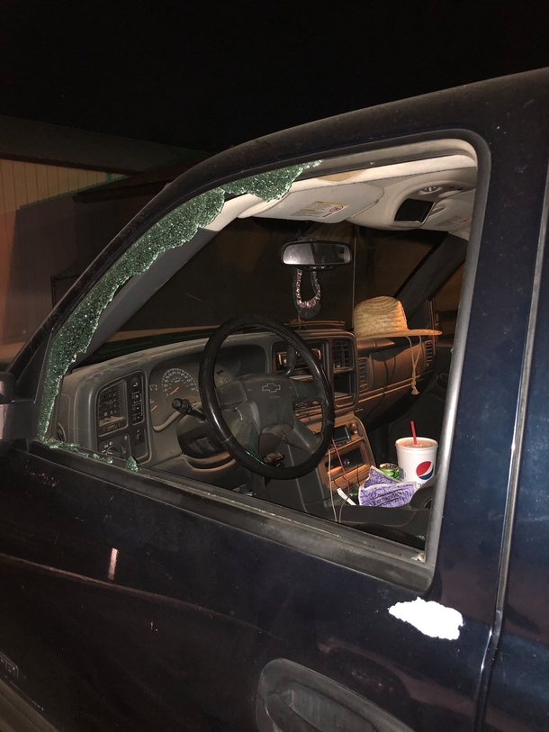 Firefighters go back to their vehicles only to find their windows smashed after battling ‘raging wildfire’ - picture 2