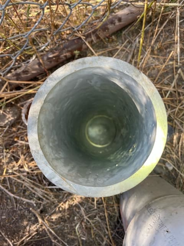 Firefighters save a scared kitten stuck in underground pipe — thank you - picture 2