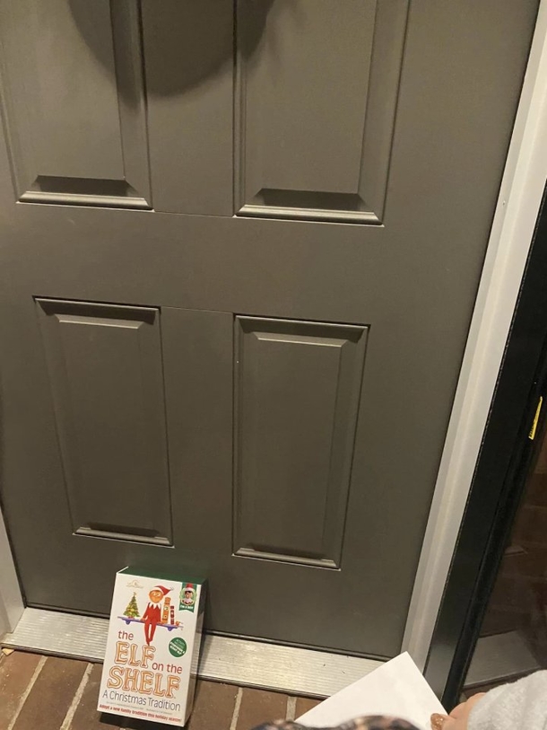 Firefighters Save Elf On The Shelf That 'Died' In Accident - picture 3