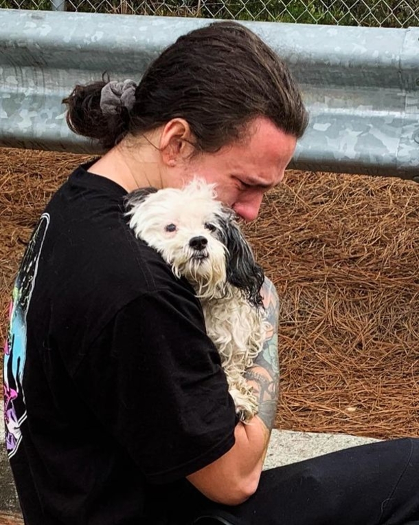 Firefighters save truck driver’s dog from storm drain, then is reunited her with owner - picture 3