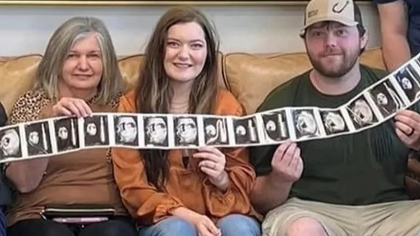 First Family Photos of Quintuplets: Parents Share Joy of Their Miraculous Blessings in Adorable Outfits - picture 2
