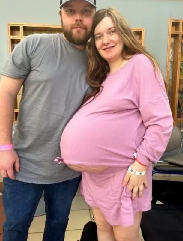 First Family Photos of Quintuplets: Parents Share Joy of Their Miraculous Blessings in Adorable Outfits - picture 4