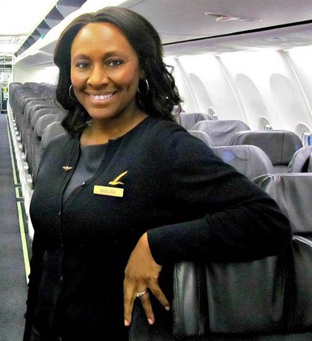 FLIGHT ATTENDANT WRITES ONE SIMPLE NOTE, SAVES THE LIFE OF TEENAGE GIRL… - picture 2