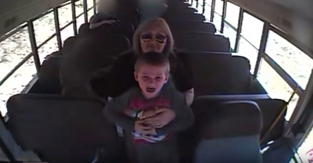 Footage reveals bus driver grabbing terrified boy, saving his life just in time - picture 2