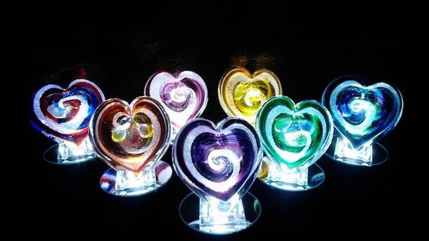 Forget Coffins! This Company Will Swirl You Into Beautiful Glass Creations When You Die! - picture 15