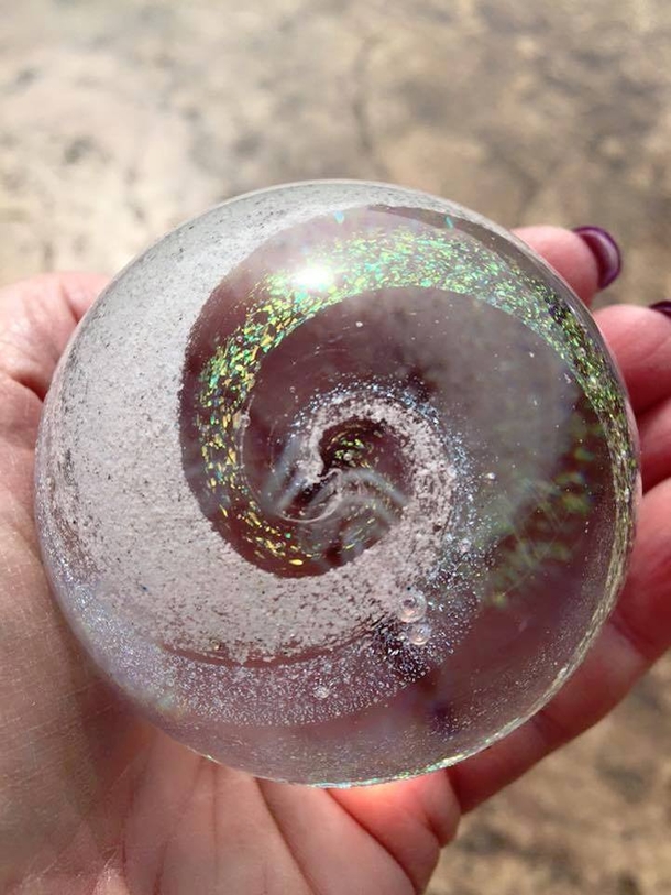 Forget Coffins! This Company Will Swirl You Into Beautiful Glass Creations When You Die! - picture 4