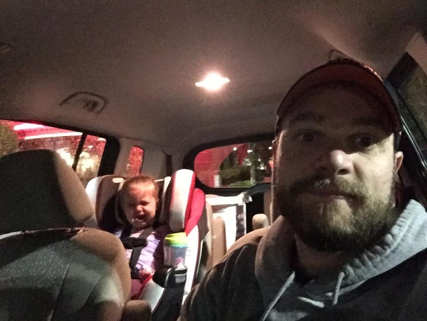 Fussy Toddler Throws Embarrassing Tantrum In Restaurant, But Dad’s Response Leaves Haters Speechless. - picture 2