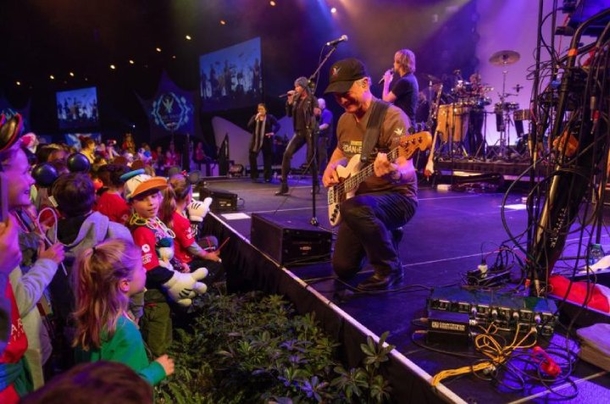 Gary Sinise Foundation Treats 700+ Families of Fallen Military Heroes to a Magical Time at Disney World - picture 2