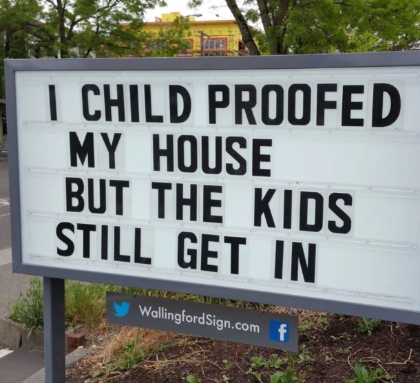 Gas station puts up funny messages on sign that keep locals laughing, you have to see these! - picture 12