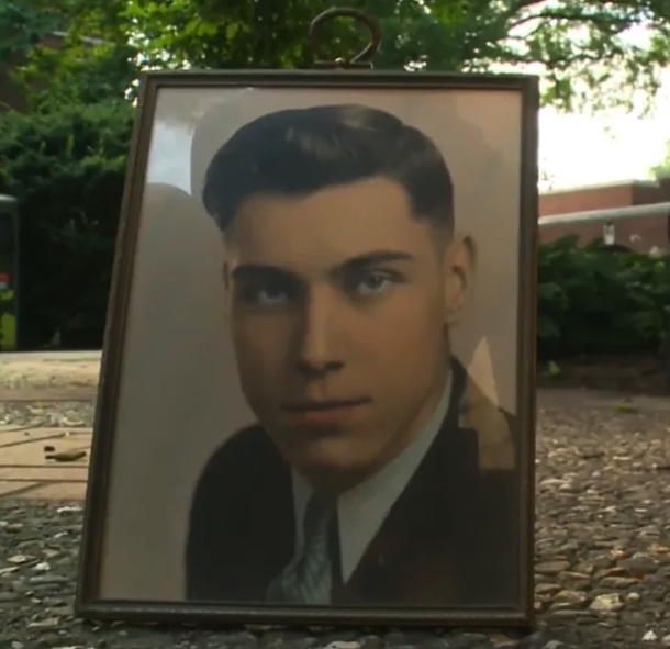 Generous man spent his life saving every dime he has, sends 33 poor kids to college - picture 3