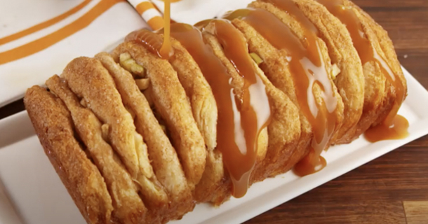 Get Cozy with This Easy Caramel Apple Pull-Apart Bread Recipe - picture 2