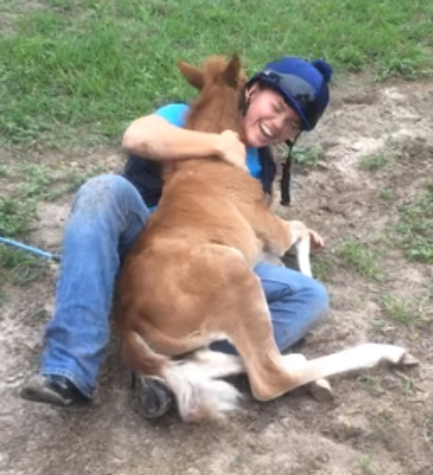 Girl Runs Into Field To Play With Baby Horse. It Shocks Her With An Action She Never Expected! - picture 4