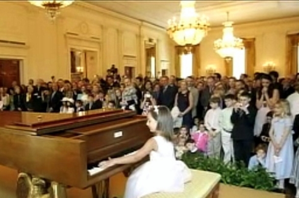 Grandma Hears Beautiful Piano Music, Walks In To Her 2-Year-Old Granddaughter - picture 3
