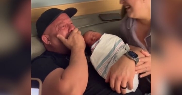 Grandpa Has Endless Tears Over The Reveal Of His Grandson’s Name - picture 2