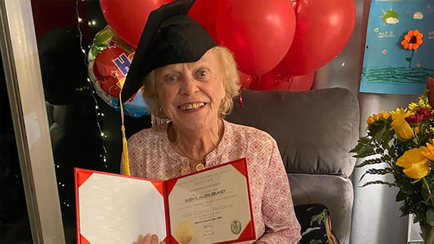 Great Grandmother celebrates 93rd birthday with diploma after being forced to quit school - picture 2