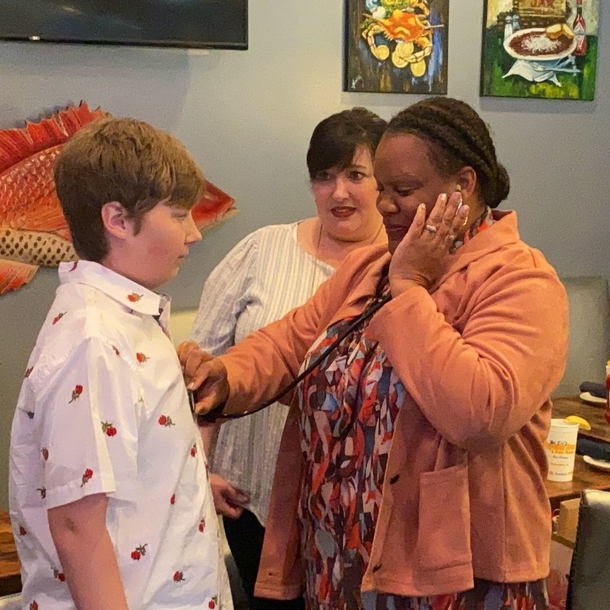 Grieving Mother meets 14-year-old boy who received her son’s heart after he died - picture 4