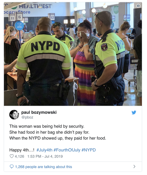 Grocery store calls police after woman is caught shoplifting — but instead, the cops decide to pay for her groceries. - picture 3