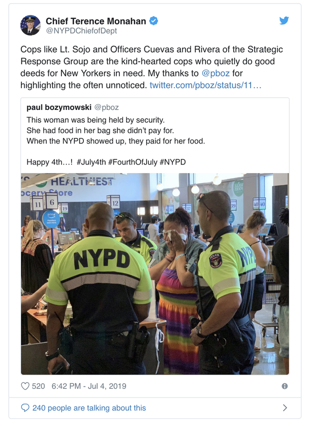 Grocery store calls police after woman is caught shoplifting — but instead, the cops decide to pay for her groceries. - picture 4