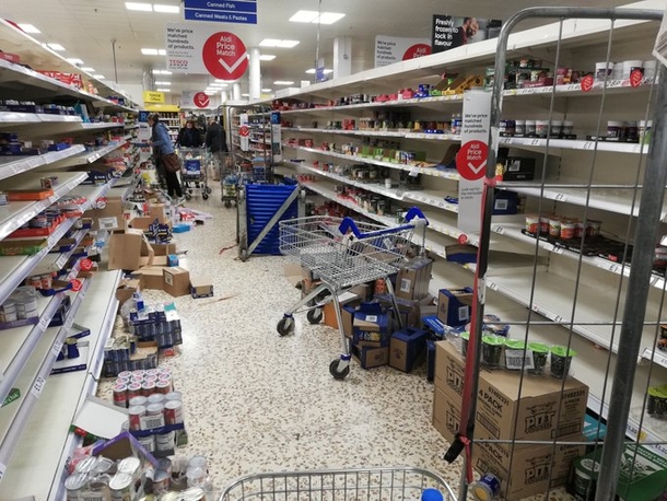 Grocery store has announced opening just for the elderly to avoid panic shoppers - picture 3