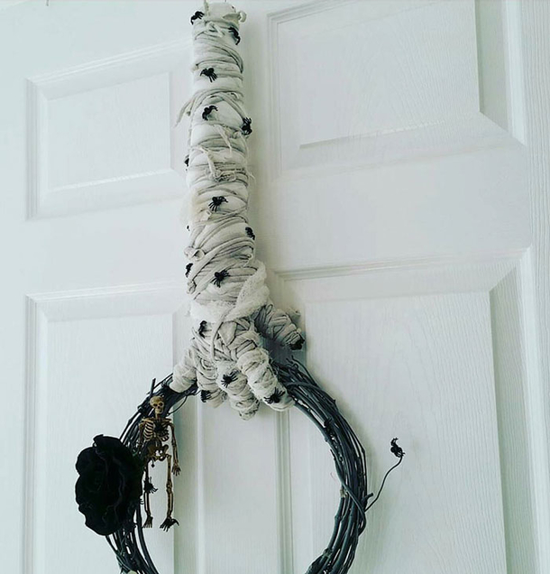 Halloween Wreaths Are A Thing Now, And They’re Creepily Fantastic! - picture 8