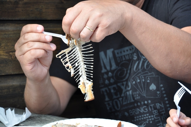 Have a fish bone stuck in your throat? Here’s what you need to know - picture 2