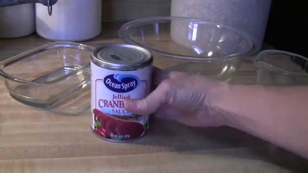 Have You Ever Noticed A Cranberry Sauce Can Label Upside Down? If So, Here's The Reason Why - picture 2