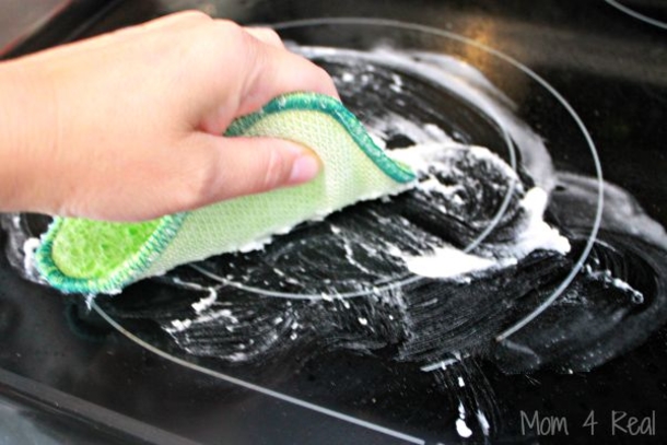Having Trouble Cleaning Your Stove Top? We Have 6 Cleaning Hacks To Make It Sparking Clean! - picture 5