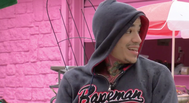 He Couldn't Figure Out Why His Neighbors Have An Issue With His Pepto-Bismol Pink House - picture 2