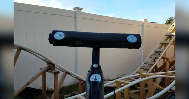 He Didn’t Know Anyone That Could Do It For Him, So He Builds It Himself For His Yard [video] - picture 2