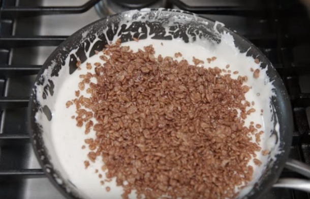 He Folds & Rolls Rice Krispies To Make A Dessert That Is MIND BLOWING - picture 2
