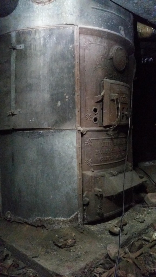 He Found a Trap Door After Moving In… and Uncovered Something ‘Huge’ - picture 6