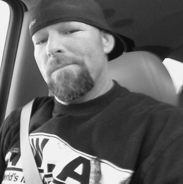 He Hears Loud Noise Out Front, Snaps Pic When He Sees What Teen Was Doing - picture 2