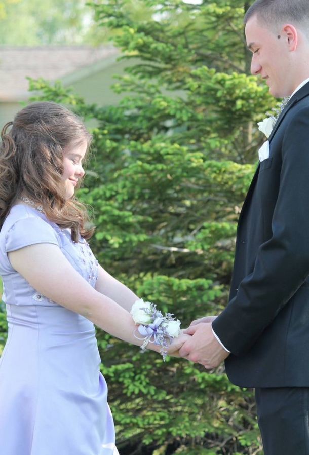 He Made A Promise In The 4th Grade No One Thought He Could Keep. Then, He Sees Her - picture 4