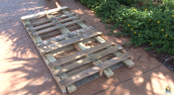 He Puts Two Pallets Together To Create THIS For The Backyard.  This Is Perfect For Summer! - picture 5