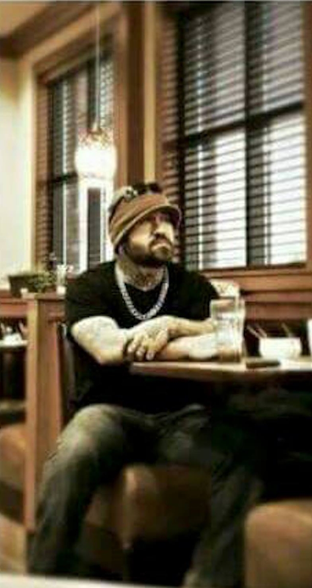 He Sat Alone At Dennys For 2 Hours Without Ordering, But Suddenly He Does This... Amazing! - picture 2