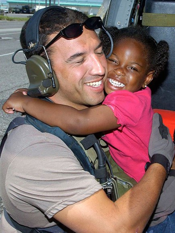 He Saved Her Life In Hurricane Katrina. 12 Yrs Later She Asks Question That Leaves Him Speechless… - picture 3