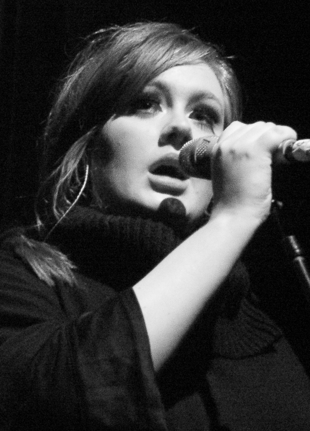 Heartbreaking News About Grammy Award-Winning Singer Adele Is Released, Fans Freak Out - picture 3