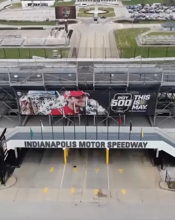 Heartbreaking sacrifice: Pregnant Mother who pushed kids out of way as she was struck by car honored at Indy 500 - picture 3
