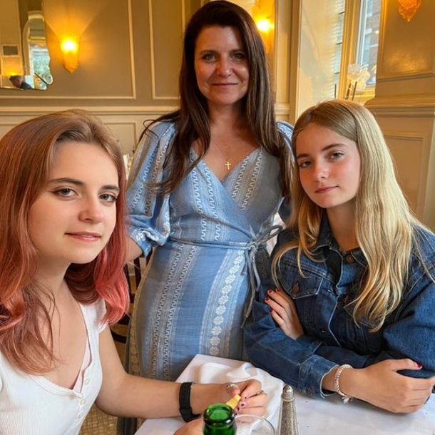 Heartbroken dad loses both twin daughters and wife in head-on collision – rest in peace - picture 5