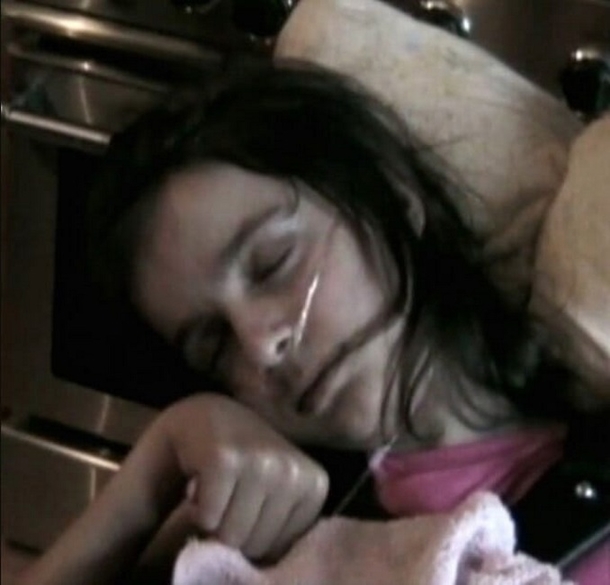 Her Family Thought She Was Brain Dead, 4 Years Later, She Finally Opens Her Eyes And Says 1 Thing That Stuns Everyone - picture 3