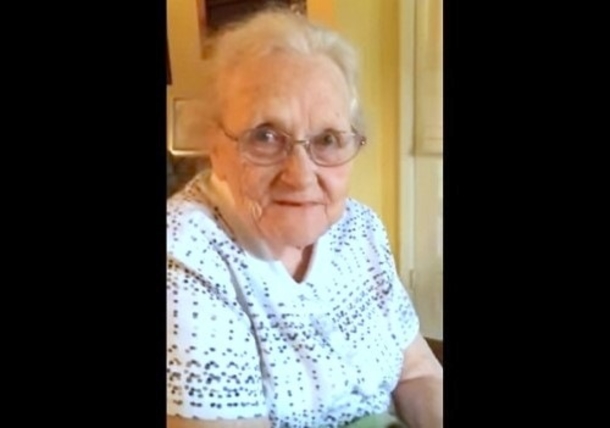 Her Son Sent Willie Nelson Song She Wrote, When He Sings It, She Completely Breaks Down In Tears - picture 2