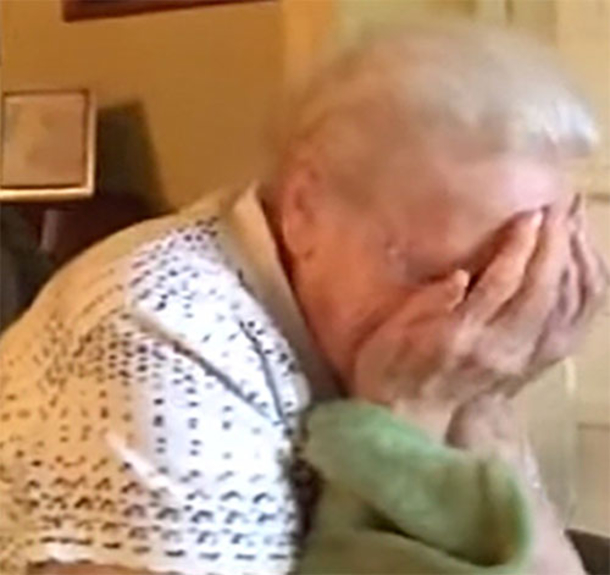 Her Son Sent Willie Nelson Song She Wrote, When He Sings It, She Completely Breaks Down In Tears - picture 3