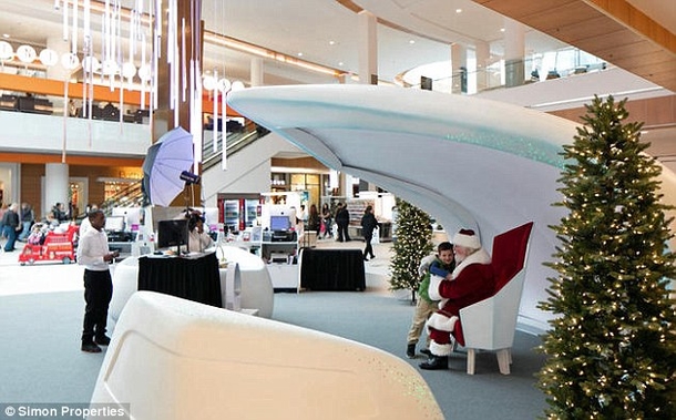 Here’s What A Mall Set Up As Their Christmas Display To Avoid Offending Non-Christians… - picture 3
